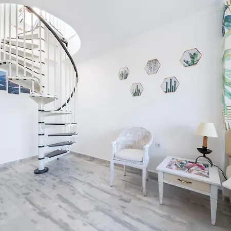 Sunny Terrace Апартаменты *